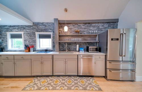 3 Bedroom Cape House by Leavetown Vacations - Photo 27