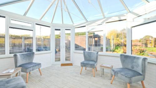 Dassia-Rural Bungalow, Dog Friendly with Hot Tub Near Gurnard - Foto 4, Other