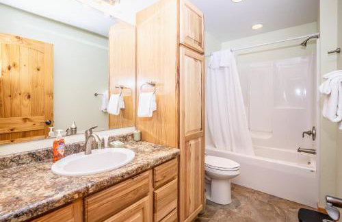 Northwoods Getaway - Photo 18