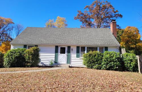 East Granby with AC and WiFi 3 minute to Bradley - Foto 51