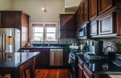 Historic Pet-Friendly Stay Near Broadway w Fire Pit - Foto 28