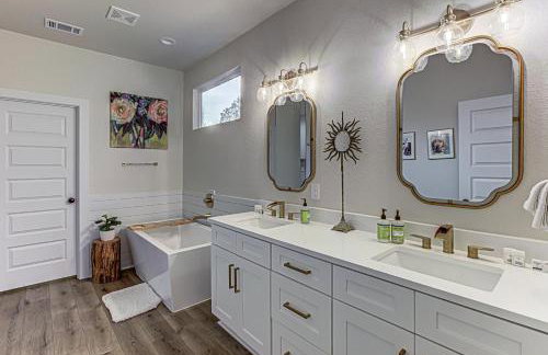 6BD Retreat for 14 with Fire Pit Patio & Lake Access - Foto 46