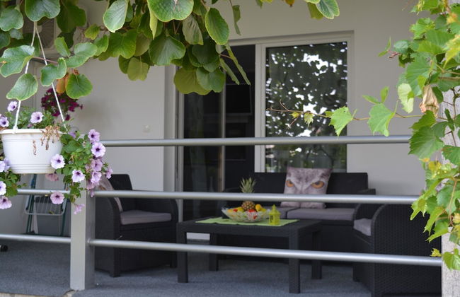 Green-beautiful Modern Apt. With Balcony & Garden - Foto 11