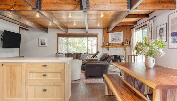 Avalon Pines by Avantstay 5 Mins From Bear Mountain Ski Resort - Foto 3, Interior