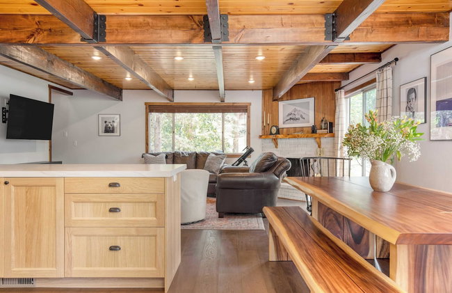 3mins to Lake, 5mins to Skiing Updated 4bdr Cabin Avalon Pines by Avantstay - Photo 4