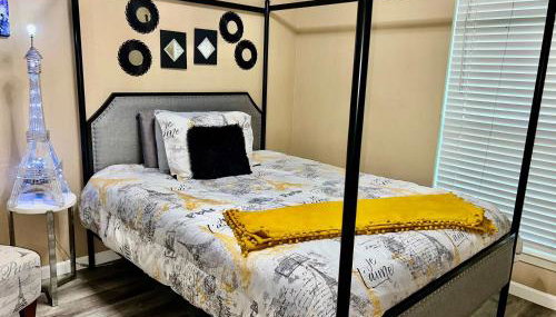 Katy Hideaway - Charming 3 BDR - Photo 4