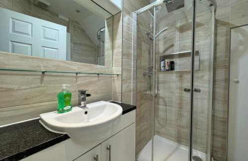 Cosy 2 Bedroom Apartment in Central London With Garden - Foto 8