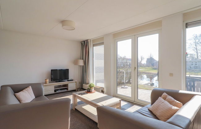 Holiday Home on the Water in Friesland - Foto 8