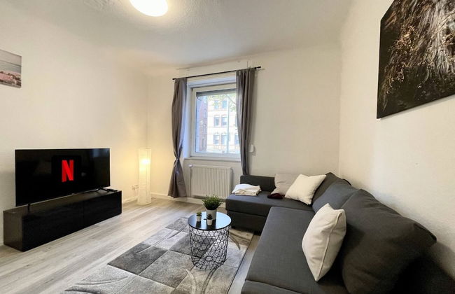 Newly Furnished Beautiful Apartment In The Center With Smart TV - Photo 1