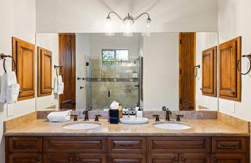 Desert Oasis with Pool Black Mountain Views - Photo 38