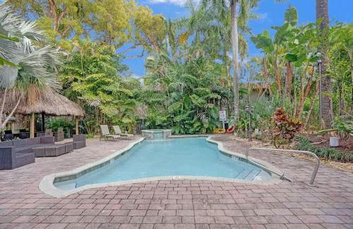 Tropical Oasis 2BR w Pool - Foto 27