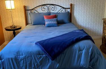 Charming Downtown Cottage with Porch & Backyard Retreat near Beaverhead River in Dillon, Montana - Foto 21