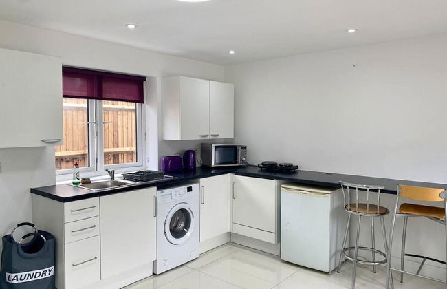 Separate One Bedroom Large Apartment in Slough - Foto 7