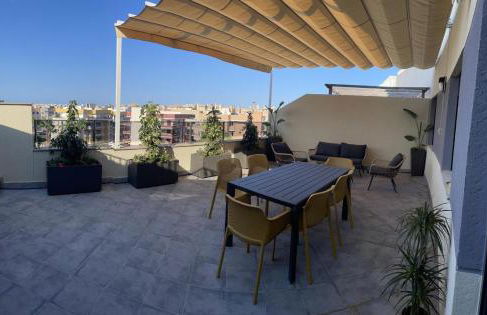 Excelente ático con gran terraza y barbacoa en Canet d'en Berenguer - Photo 2