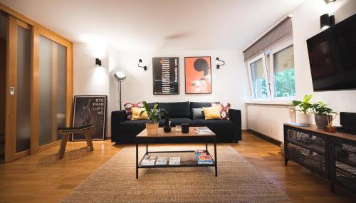 Sleep, Eat, Repeat and Park Your Car in City Center - Foto 3