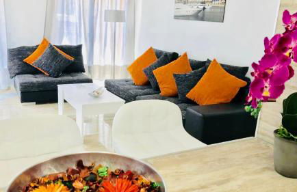 Boutique Apartment by the Sea - Photo 24