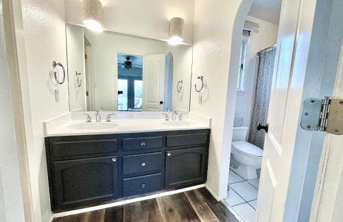 Architect's 'Castle' - Golf Villa with Views - Foto 25