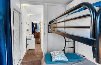 Upcycled Shipping Containers Transformed into a Glamping Home for a Unique Florida Vacation - Foto 11