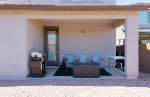 Modern Desert Home-Great for families & groups, near golf, hiking, and city fun, Private in-law suite with own entrance also available separately - Foto 4