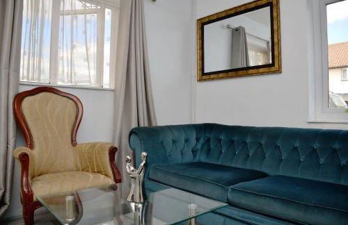 1FG Dreams Unlimited Serviced Accommodation- Staines - Heathrow - Foto 15