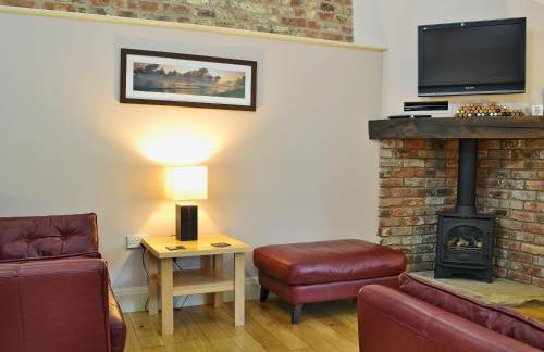 Rose Cottage - Photo 2