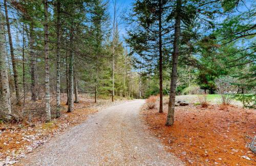 Steps to Sturgeon River! Dog-Friendly Nature Haven - Foto 22
