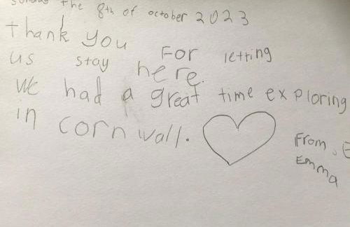 Knocker Cottage is a 3 bedroom made up of 1 double bedroom and 2 small double bedrooms in small village 10 min to beaches - Foto 75