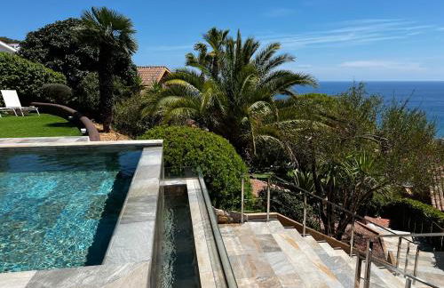 Sitges Spaces Sea View Villa- 6 Bedrooms, 5 bathrooms, 2 private pools, Near center - Foto 73