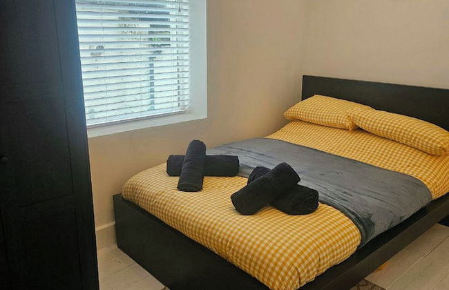 Seaside Haven Coastal Comfort 200m from the Beach - Foto 2