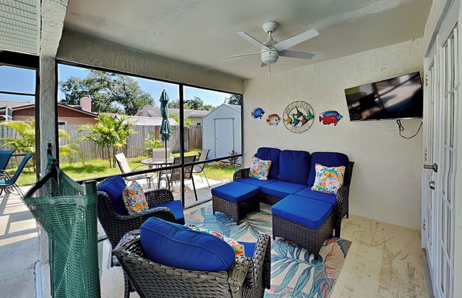 Sunny Palms Getaway - Photo 28