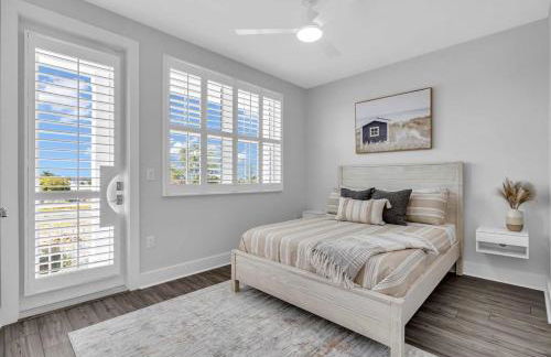 Bayview Pointe - Luxury home with heated pool! Near Anna Maria isle! - Photo 25