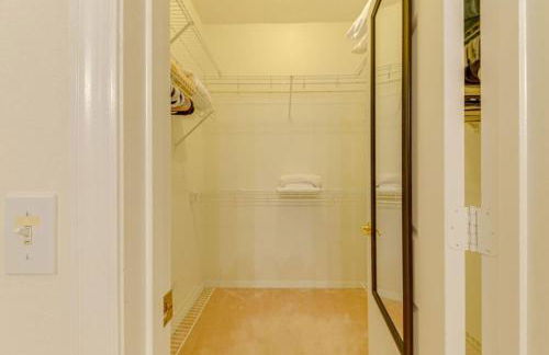 Beautiful Lake View Pool House Brand new Hot Tub - Foto 12