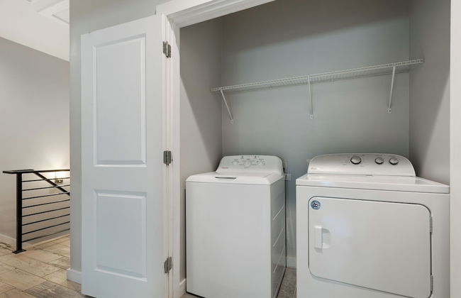 New Townhouse with 2 Balconies - Foto 18