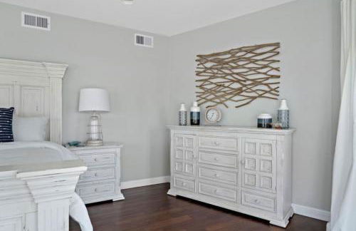 3-story beach house with incredible ocean views, steps to the beach - Photo 17