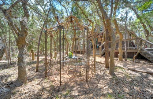 Horse Thief Inn Cabin Retreat with Deck and Hot Tub! - Foto 32