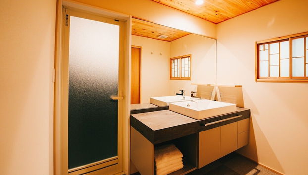 Ajinatei - Foto 3, Baño