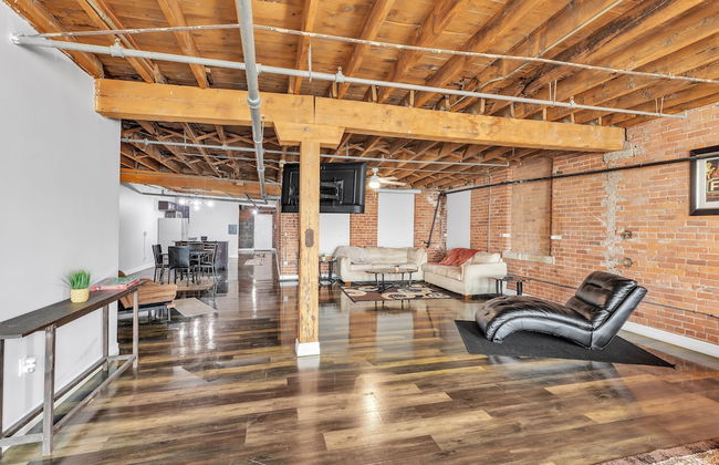 Stylish Chic Retreat At Lafayette Lofts 1 Bedroom Apts by RedAwning - Foto 16