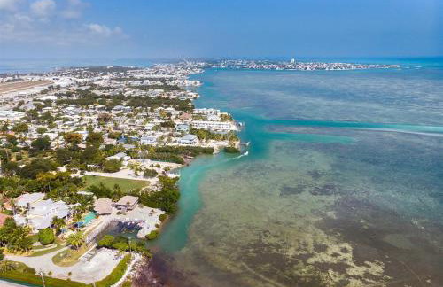 Seas the Day - Spacious Waterfront Pool Home, 50` Dock! - Foto 9