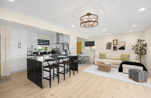 Luxurious Newly Remodeled 4 Bedroom Home with Large Backyard near Disneyland - Foto 25