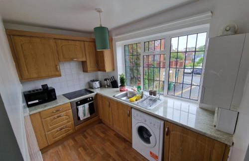 Millmead Apartment in central Guildford with parking - Photo 18