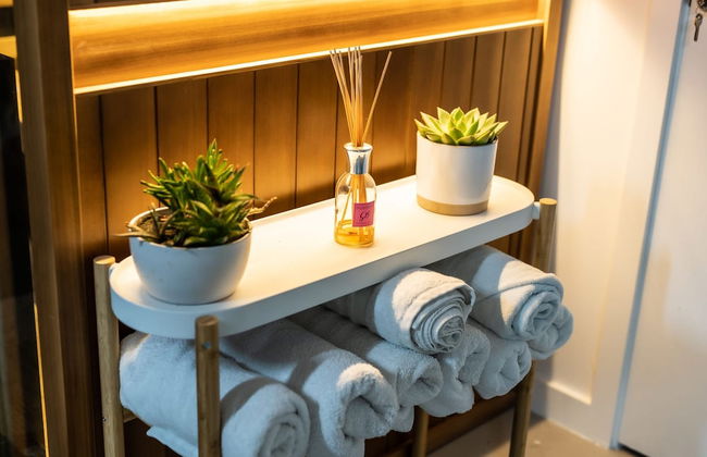 Hamptons Inspired Luxury - Photo 18