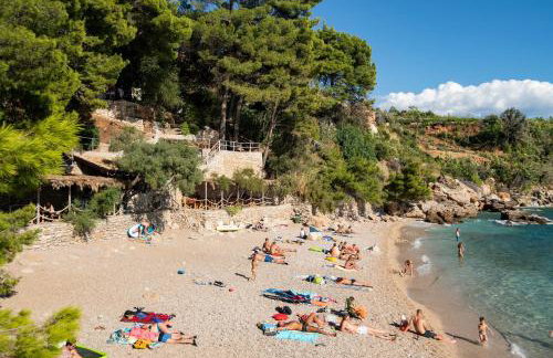 Beachfront Apartments Vala with a swimming pool - Photo 32