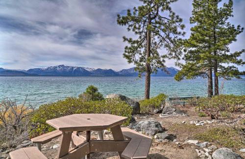 Deck and Beach Access Lake Tahoe Shoreside Retreat! - Foto 43