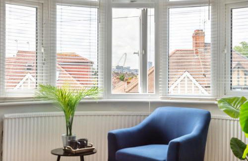 9RA - 4BD House - Wembley Views - Foto 37