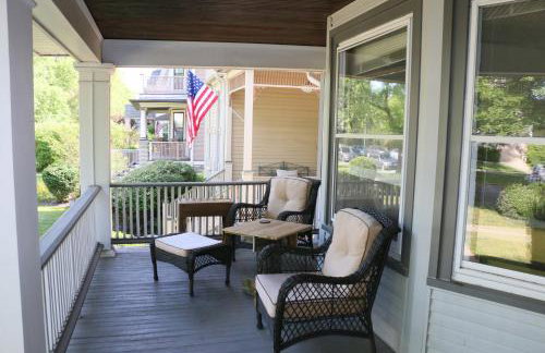Historic Home with Outdoor Hot Tub Near Downtown in Public Transportation Hub - Photo 1