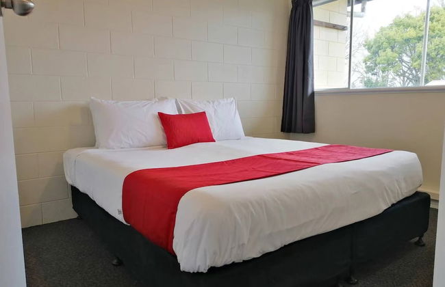 Stanley Apartments - Photo 2