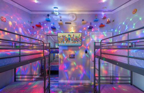 Mickeys House by OC Adventure Homes - Photo 8