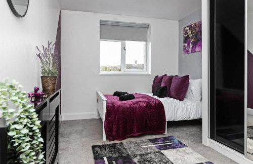 Contractors Dream~POOL TABLE~Close to Luton Airport~Three Double Bedrooms - Foto 13