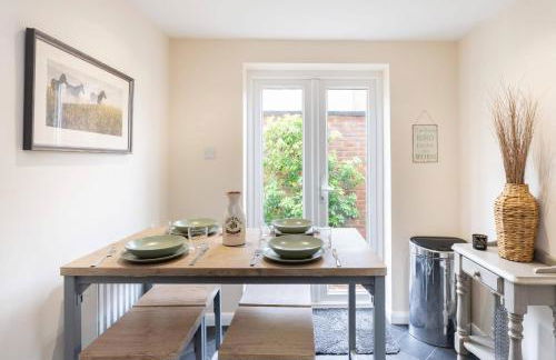 Quaint 3 bed Cottage in central Dorking with parking - Foto 26