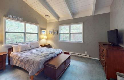 Silver Spring Chalet Brought to you by GetAway Vacations - Foto 12